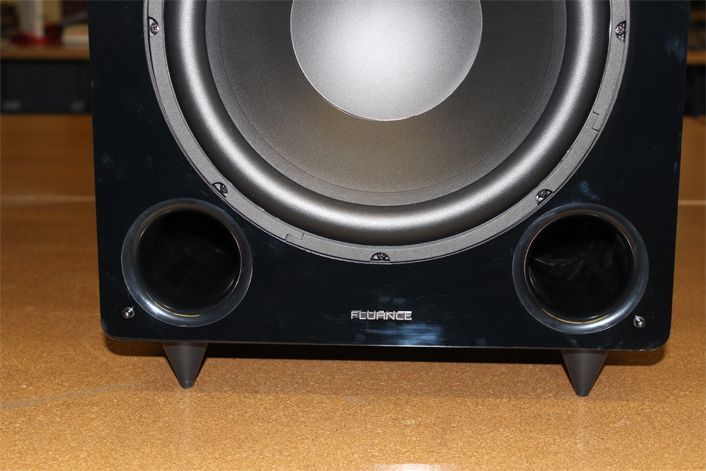 There are two large ports on the Fluance DB12&rsquo;s front panel.