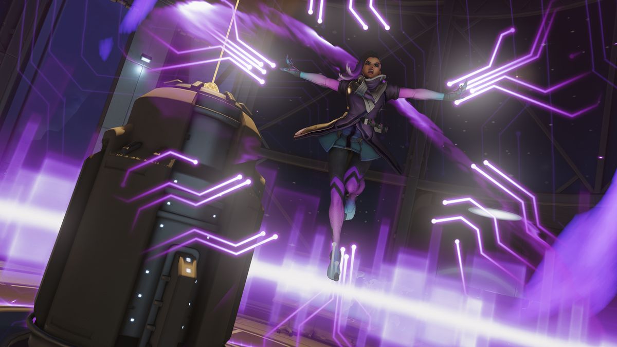 What you can learn about Sombra from Overwatch Apex season 3 | PC Gamer