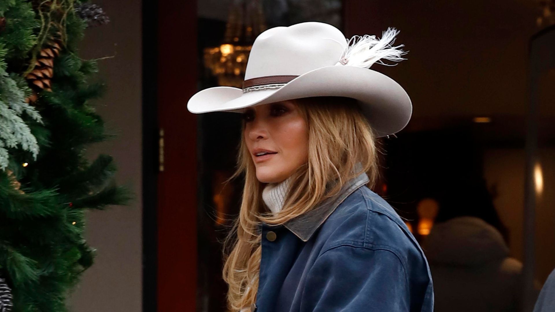 a headshot of jennifer lopez