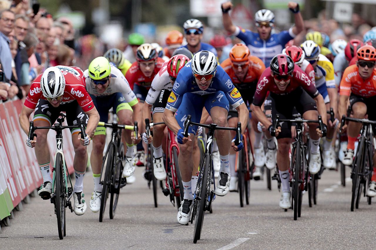 Alvaro Hodeg (Deceuninck-Quickstep) powers to the line