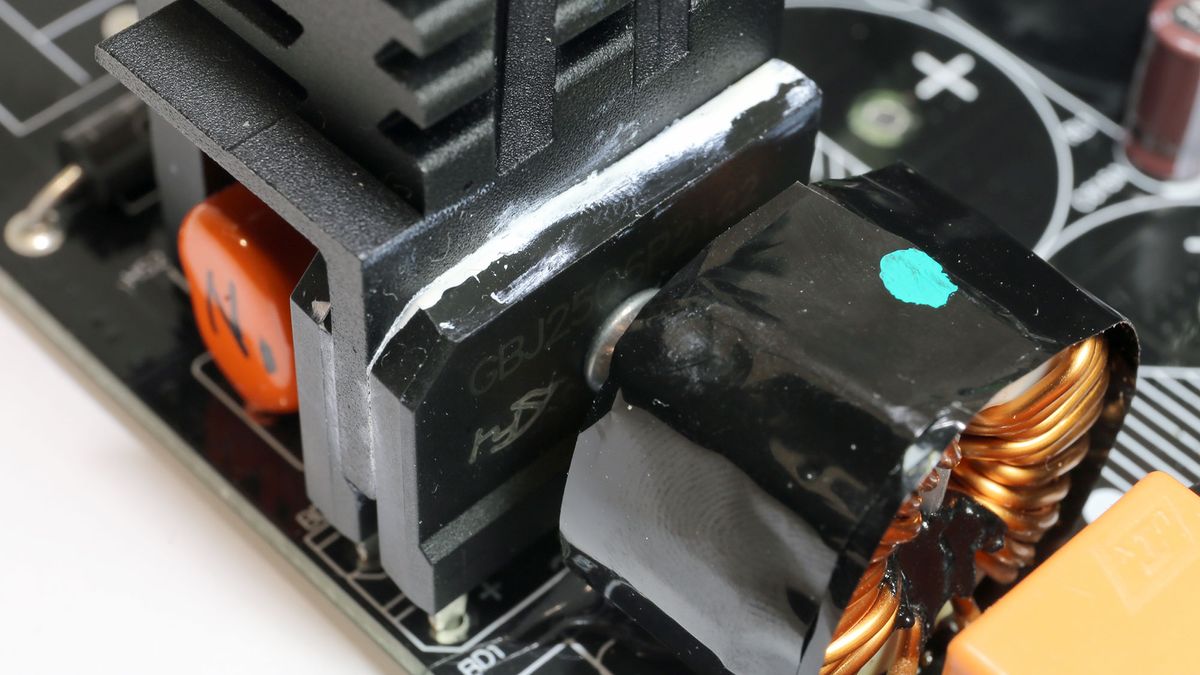 MSI MEG Ai1000P PCIe5