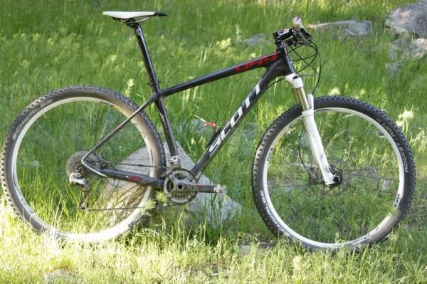 While the Scale 29er's weight is impressive, its ride will seal the deal; it's smooth and stiff.