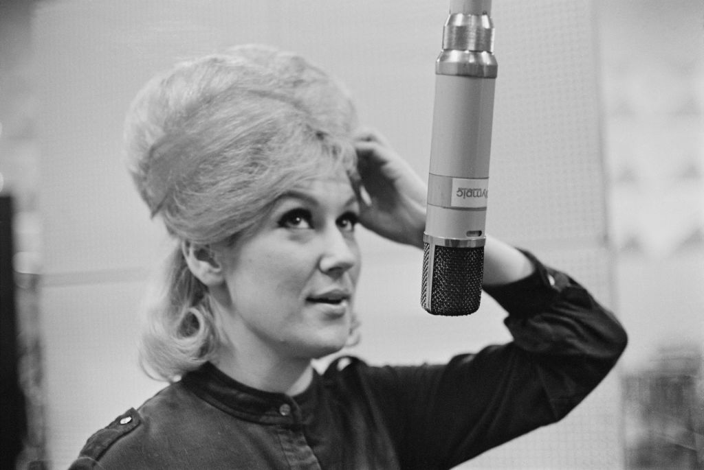 Dusty Springfield performing