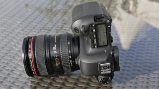 Canon EOS 6D vs Nikon D600