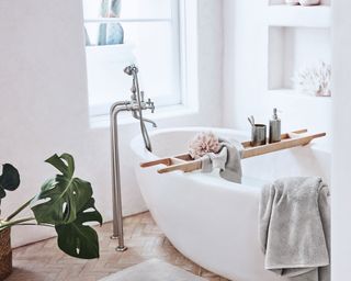Neutral bathroom with bright and breezy aesthetic
