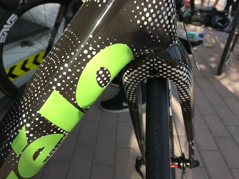 The head tube and fork is also beefy