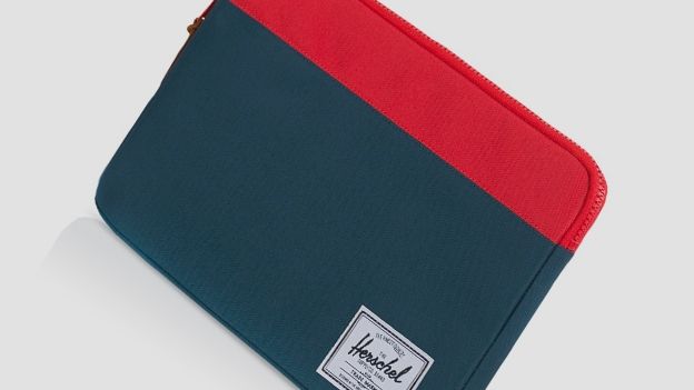 Herschel Supply sleeve