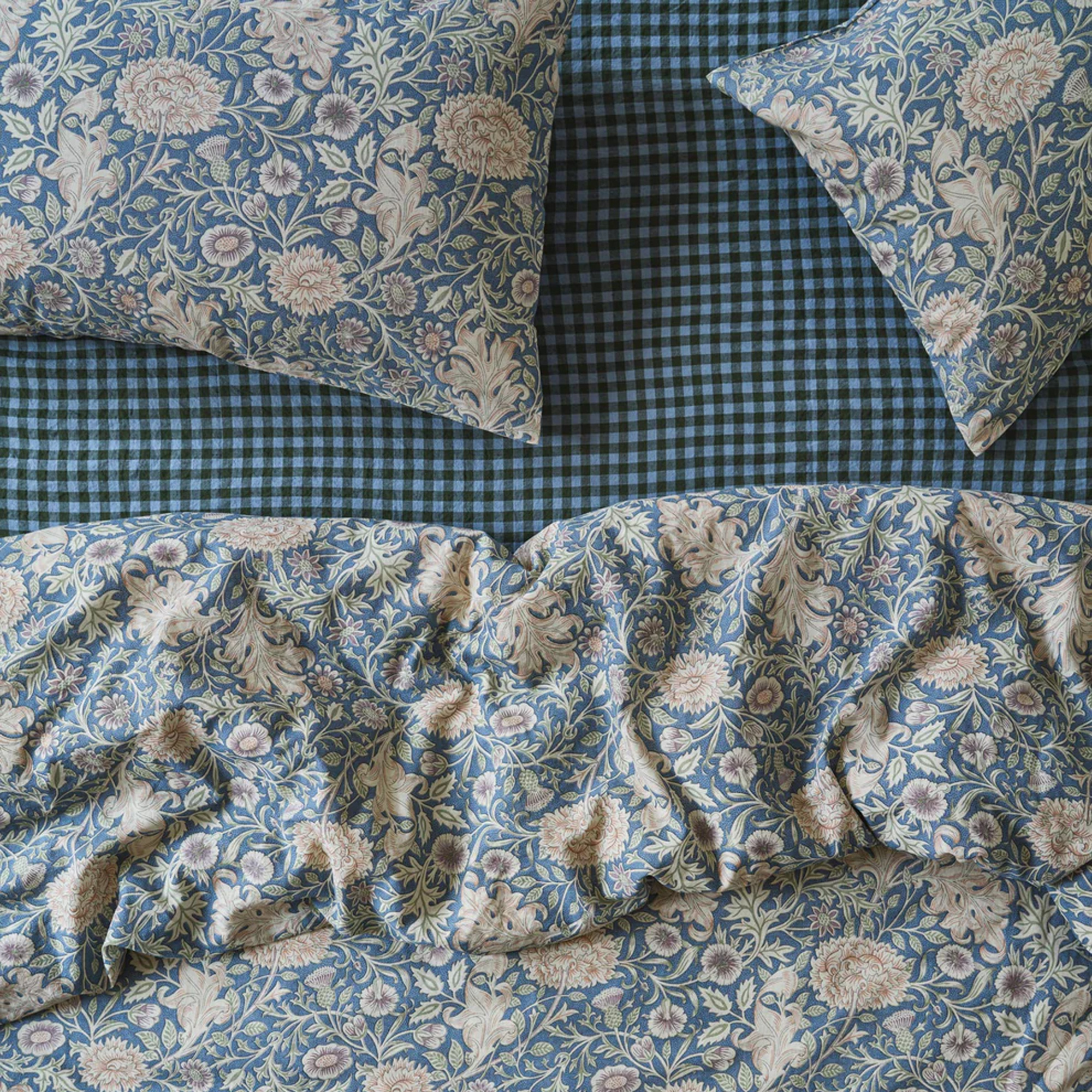 Piglet in Bed Morris &amp;amp; Co bedding