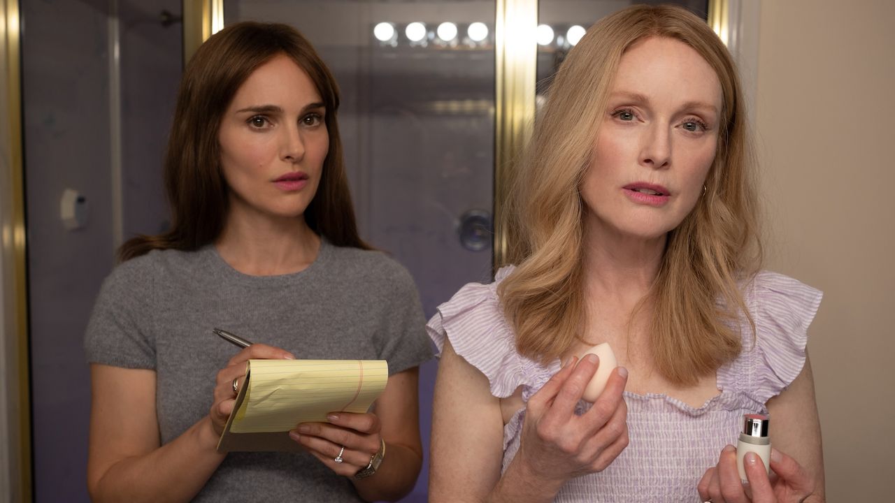 Natalie Portman as Elizabeth Berry and Julianne Moore as Gracie Atherton-Yoo in May December