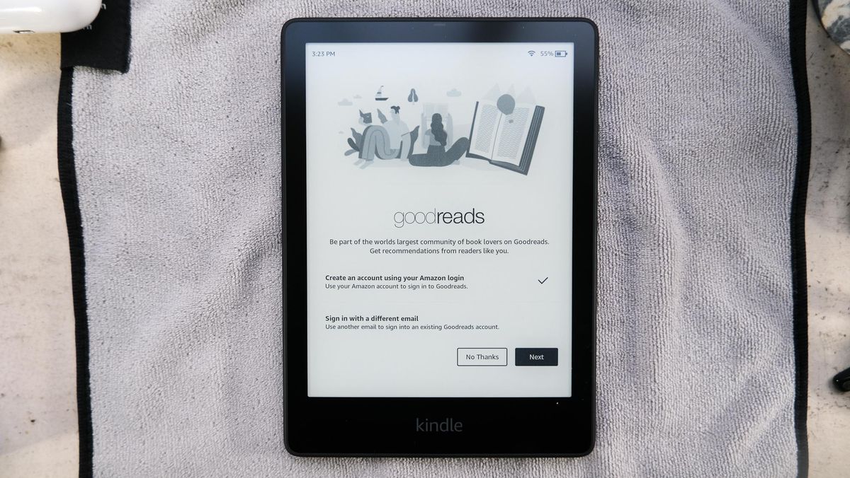 Amazon Kindle Paperwhite Signature Editon Review: What Does $50 More ...