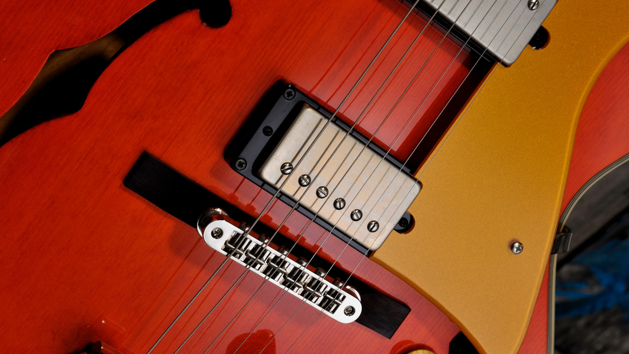 The Cort Yorktown hollow body guitar