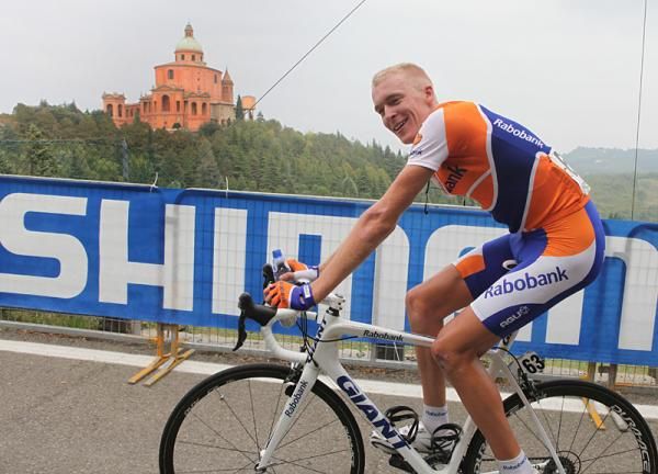 Robert Gesink (Rabobank) with the Sanctuary of the Madonna di San Luca in the background