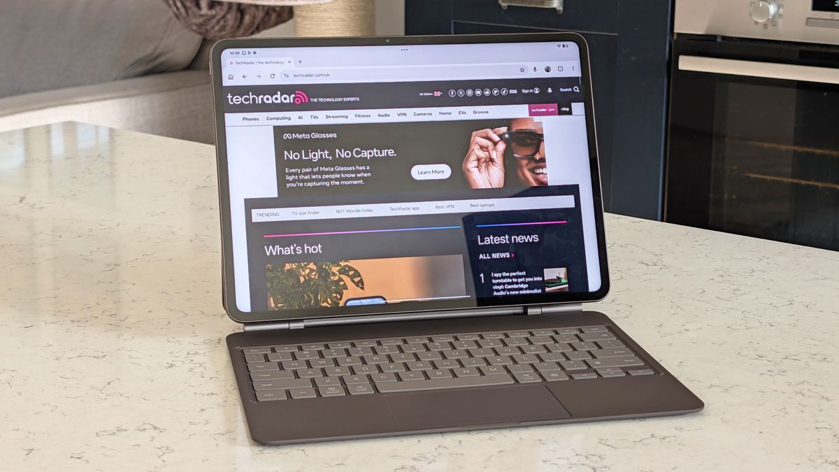 Oppo Pad 5 Pro attached to the Smart Keyboard Case