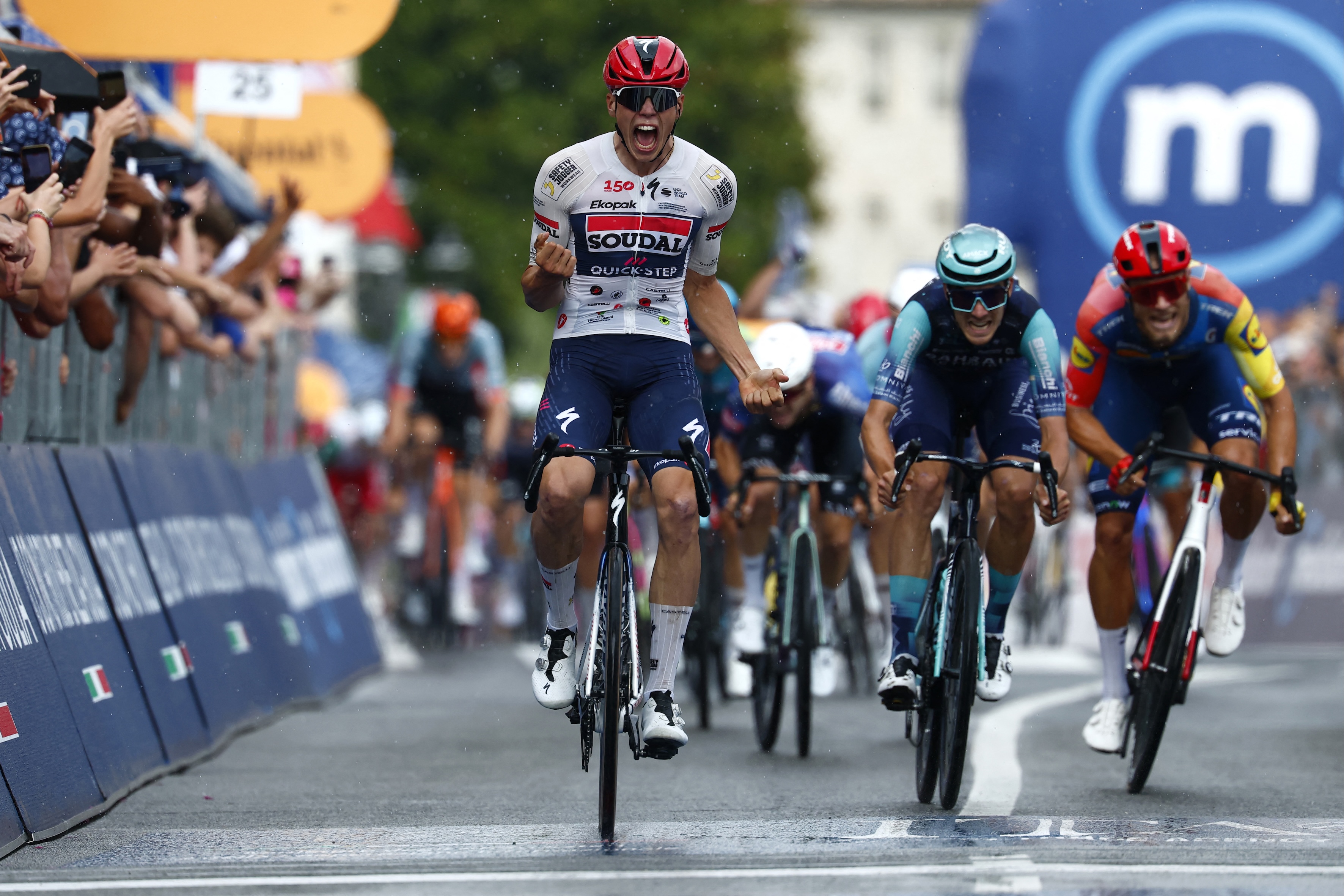 Paul Magnier wins stage 18 Giro d'Italia 2026