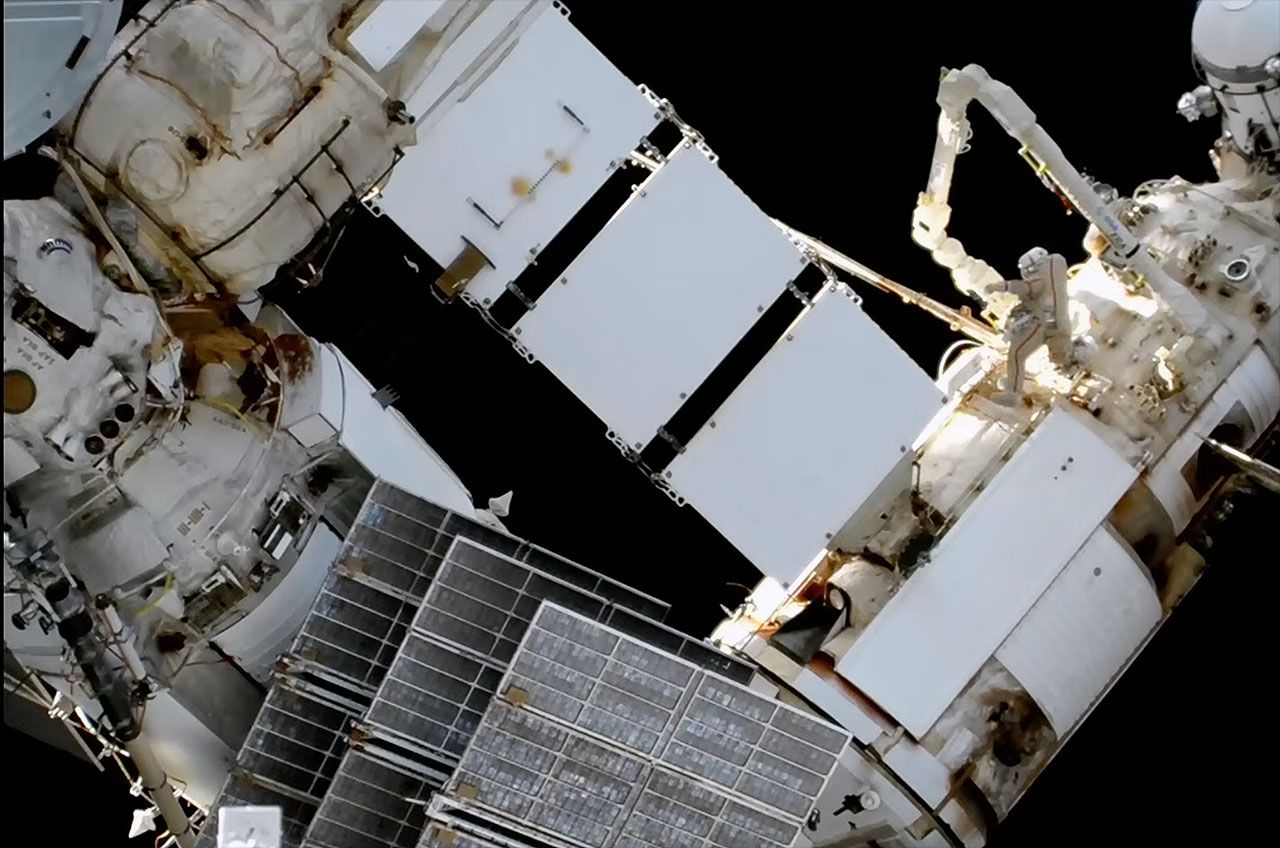 Russian Cosmonauts Unfurl Vital Radiator During 5-hour Spacewalk | Space