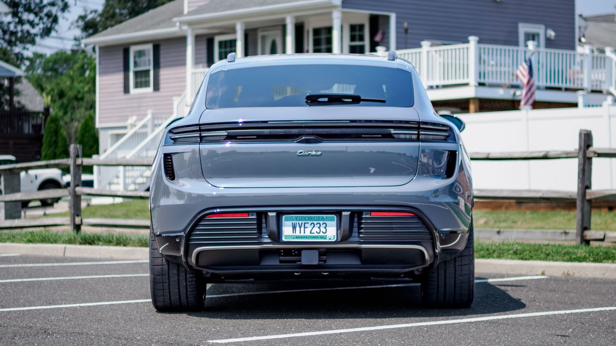 2026 Porsche Macan review.