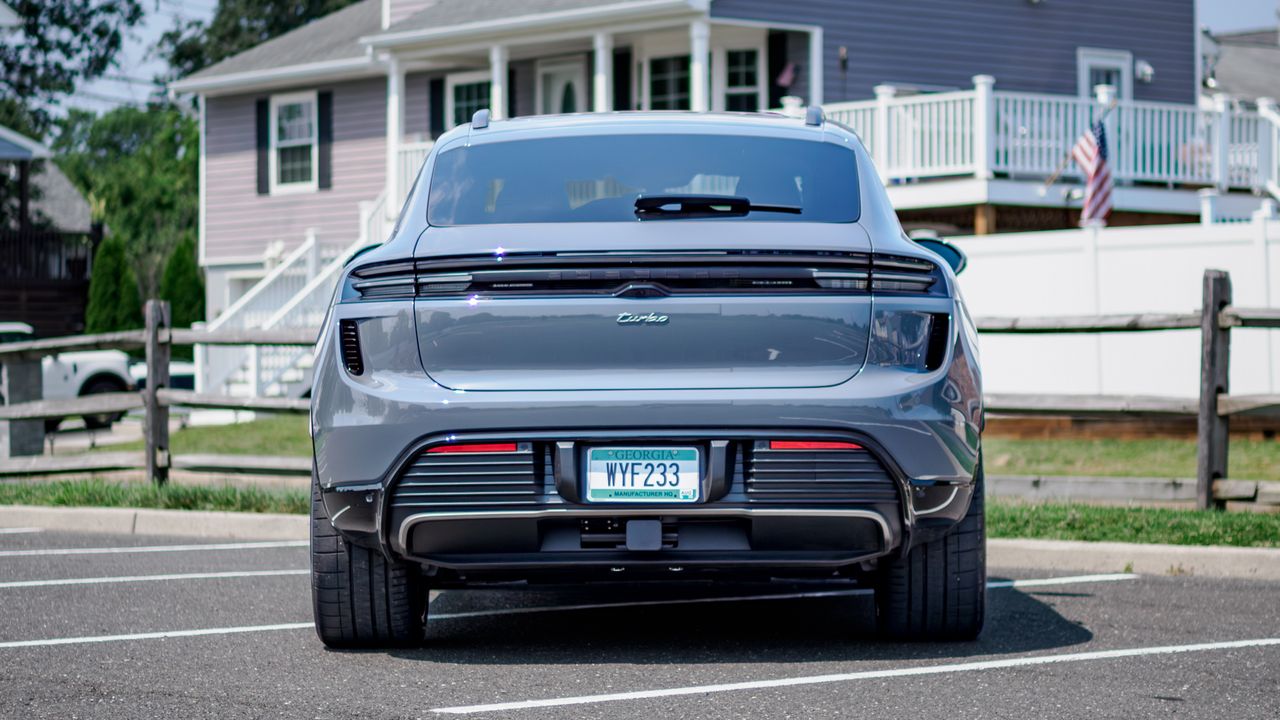 2026 Porsche Macan review.