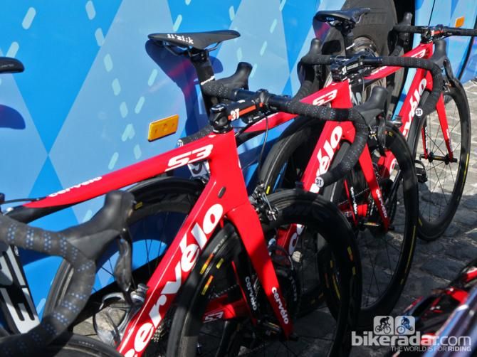 Tyler Farrar's (Garmin-Sharp) Cerv&Atilde;&copy;lo S3 is safely tucked away in between two others just before the start of Scheldeprijs. The former winner would end up second on the day
