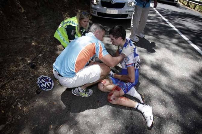 Arnaud Courteille (FdJ) needed medical help