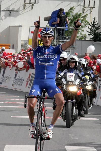 Alessandro Proni (Quickstep-Innergetic) takes his first win as a pro.