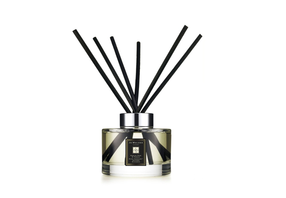 best reed diffusers in a glass bottle with multiple sticks