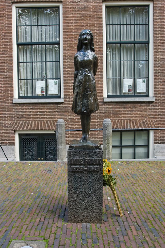 Anne Frank Statue