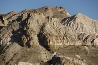 ... ir tai fotografuojama išplėstiniu mastelio diapazonu
