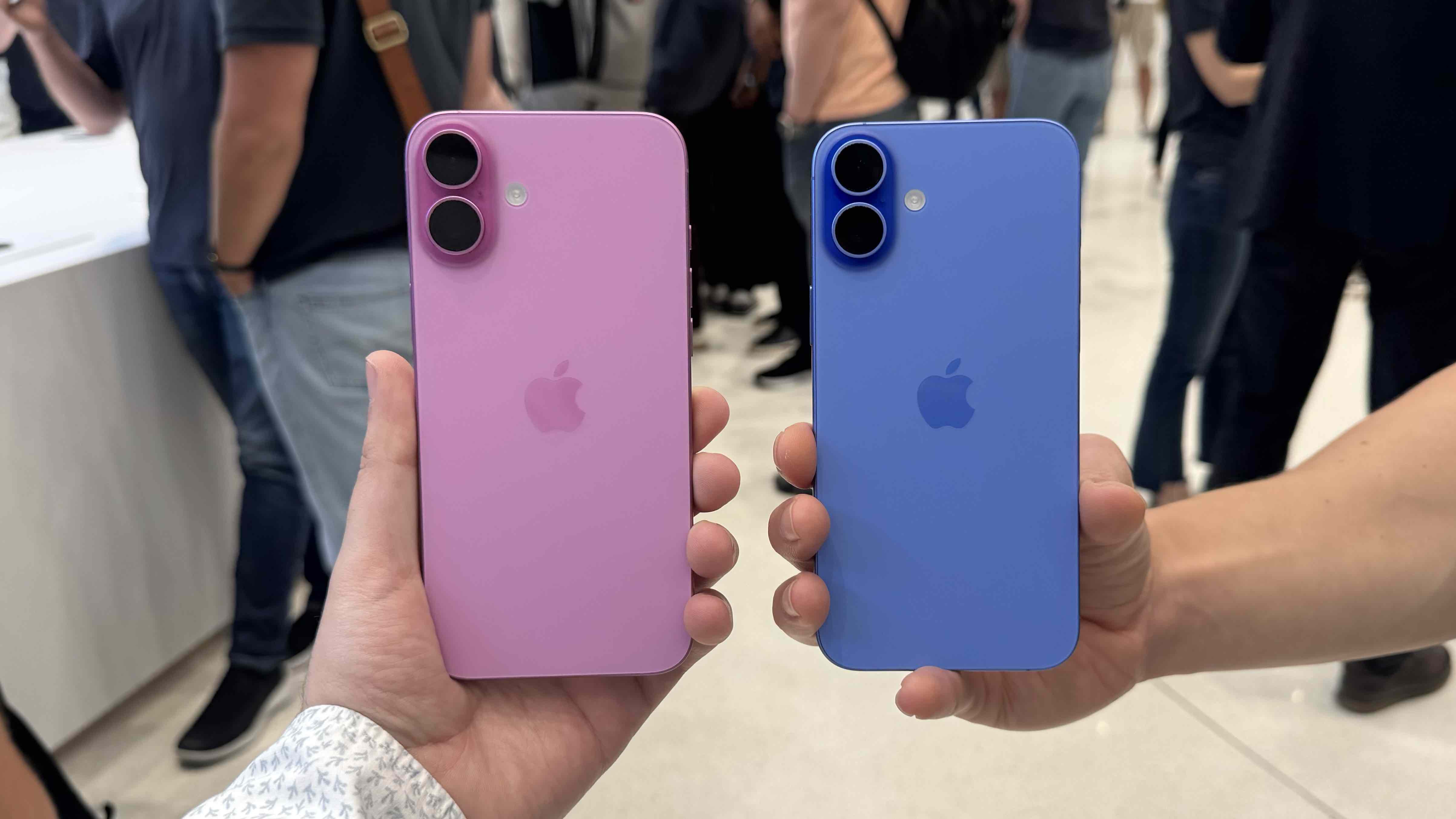 Apple iPhone 16 in Pink and Ultramarine