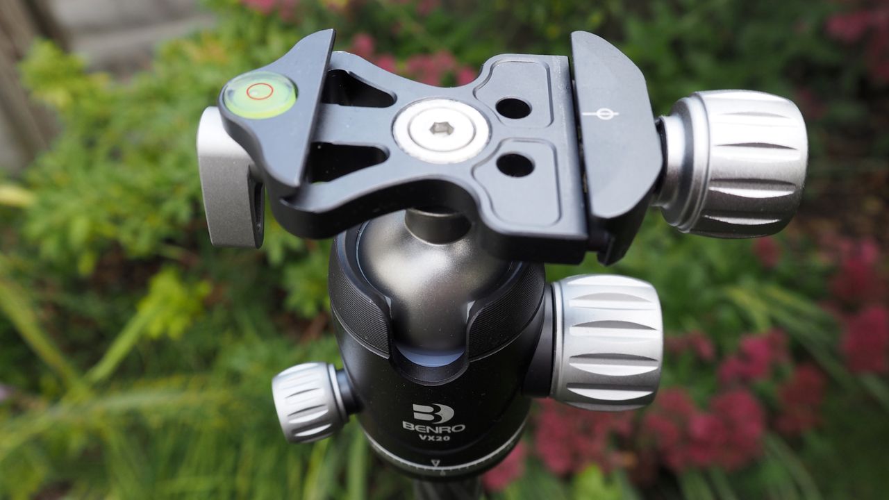 Benro Rhino FRHN05CVX20 travel tripod review