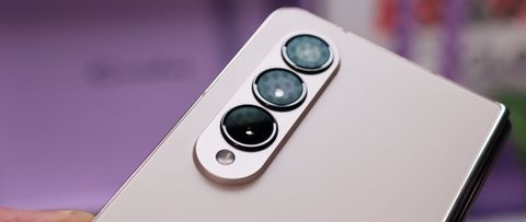 Die hinteren Kameras des Samsung Galaxy Z Fold 4 in der Detailansicht