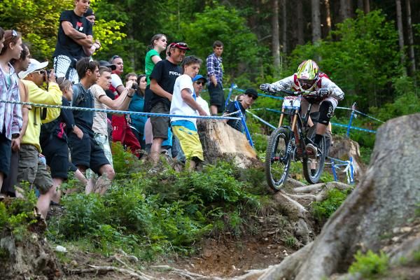Greg Minnaar (Santa Cruz Syndicate) on his way to a win in Leogang