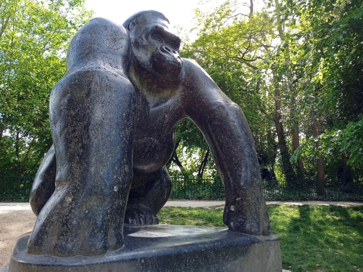 This phone doesn&rsquo;t have the best HDR optimization around. Note the statue&rsquo;s brow and the sky are largely overexposed.