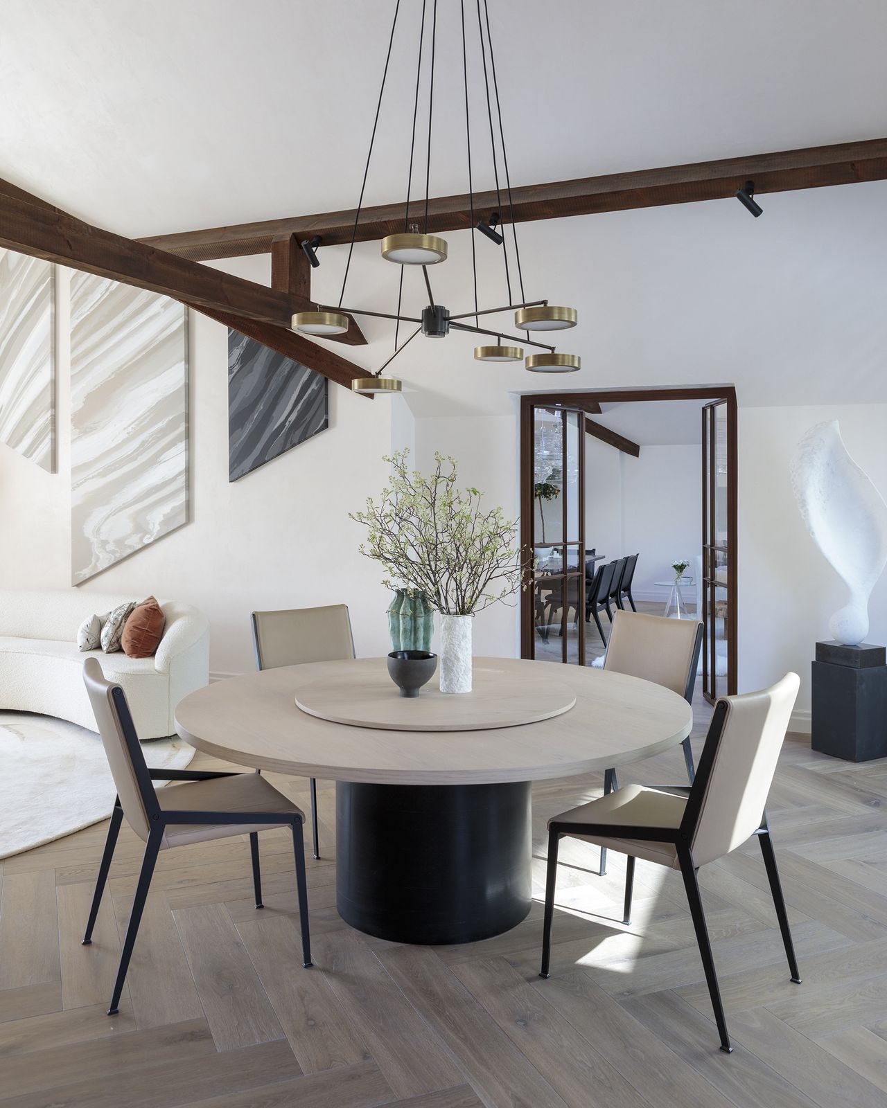 How far above a table should a light hang? Design and lighting experts