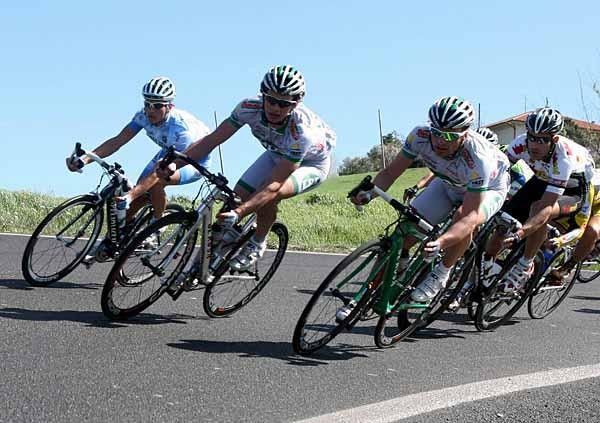 Paolo Savoldelli (LPR Brakes) in the centre.