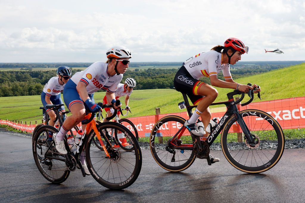 COLDUVAM NETHERLANDS SEPTEMBER 23 LR Becky Storrie of Great Britain Alice Barnes of Great Britain and Sandra Alonso of Spain compete during the 29th UEC Road Cycling European Championships 2023 Elite Womens Road Race a 1296km one day race from Meppel to Col du Vam Vamberg UCIWWT on September 23 2023 in Col du Vam Vamberg Netherlands Photo by Bas CzerwinskiGetty Images