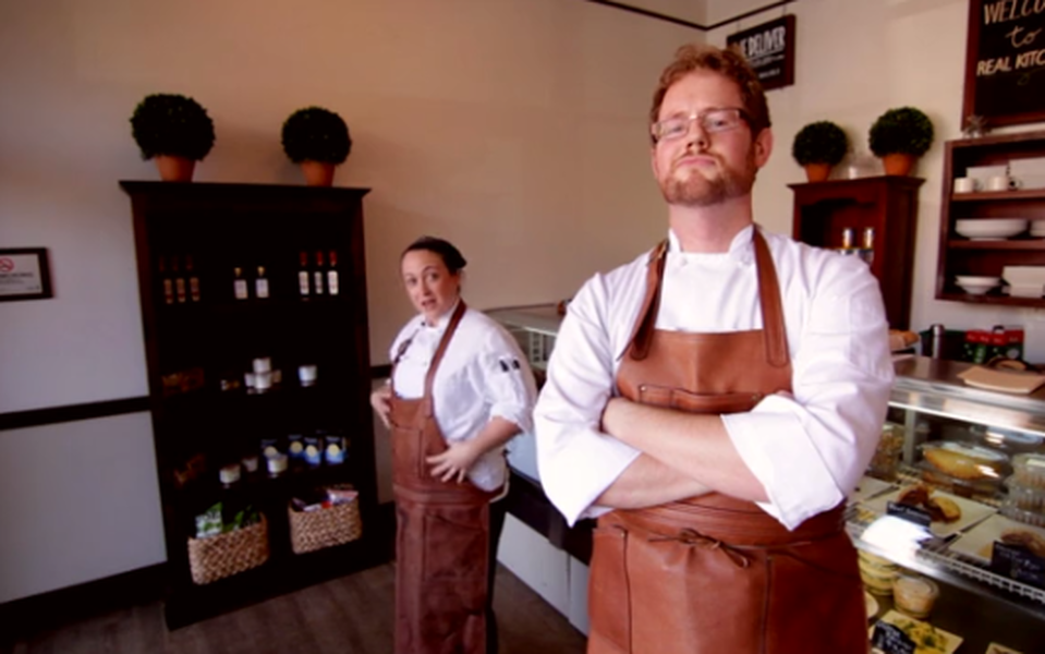 Here&amp;#039;s what happens when a strip mall cafe impersonates a fancy hipster restaurant for Halloween