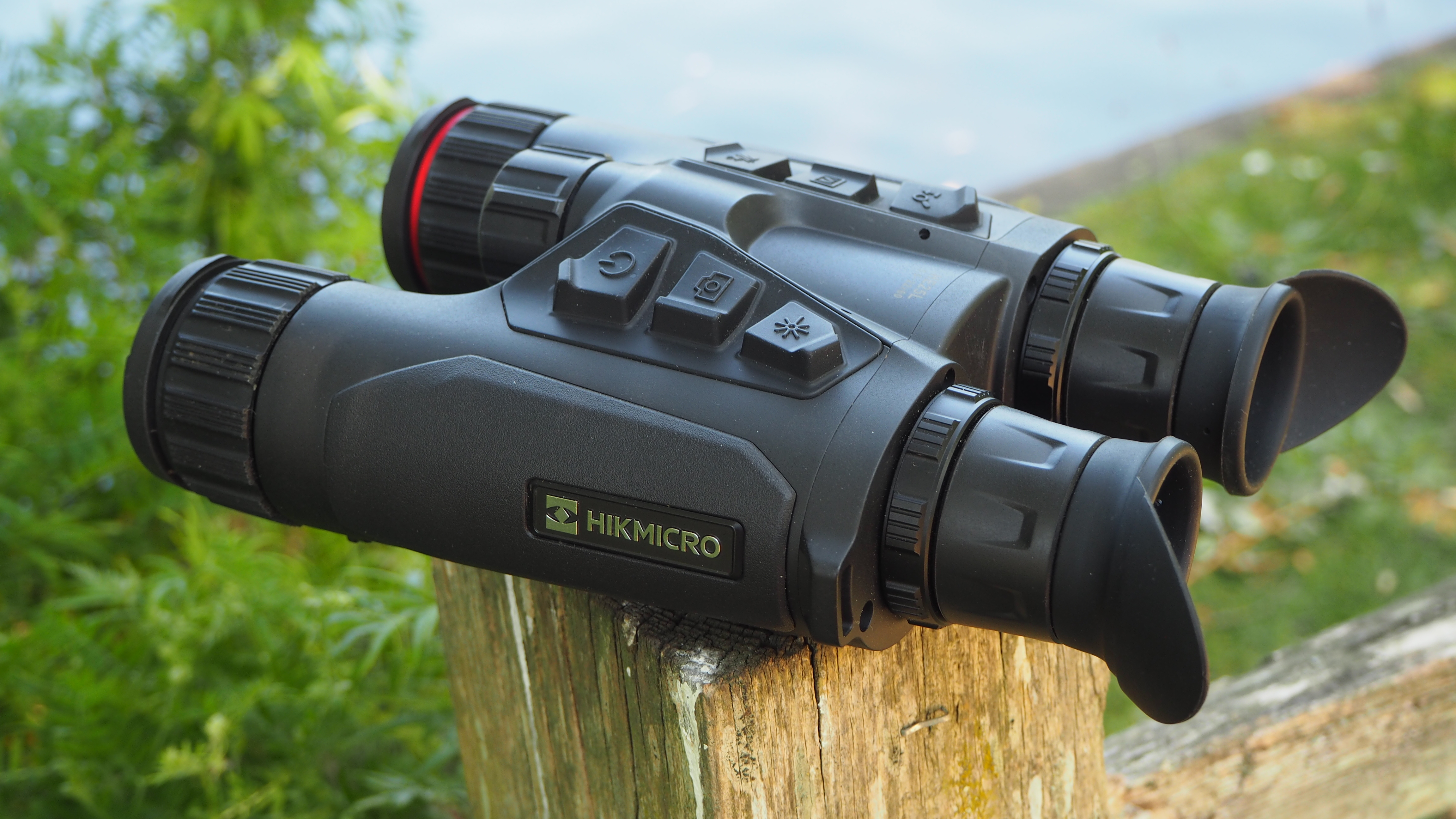 HikMicro Habrok 4K HE25L binoculars