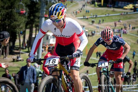 Simon Andreassen (Den) Specialized Racing leading Alan Hatherly (RSA)