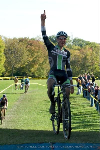 Jeremy Powers (Cannondale/CycloCrossWorld) makes it three from three in Cincinnati.