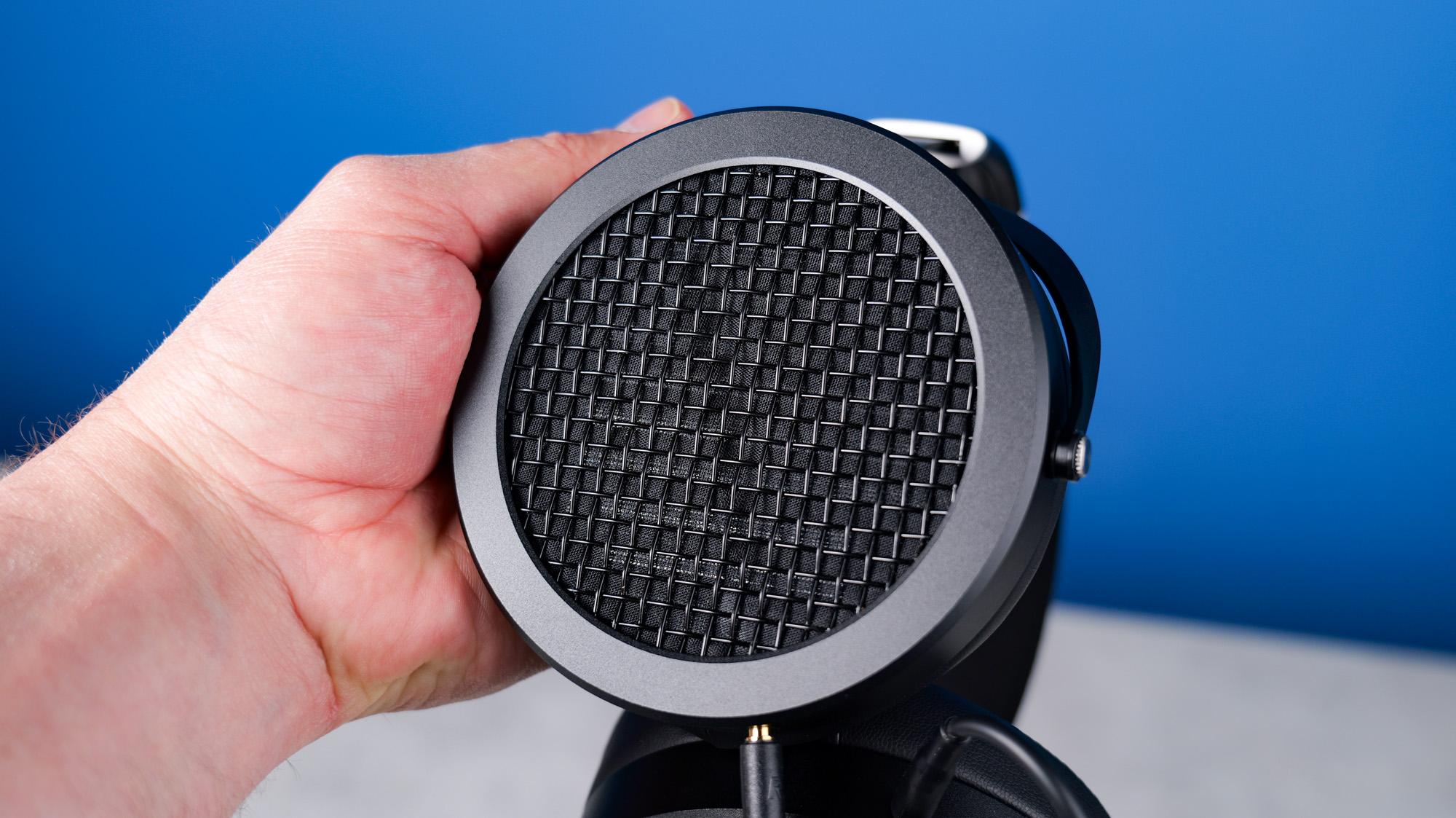 The HIFIMAN Sundara in hand
