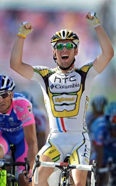 Cavendish holds off Petacchi and Farrar for the win