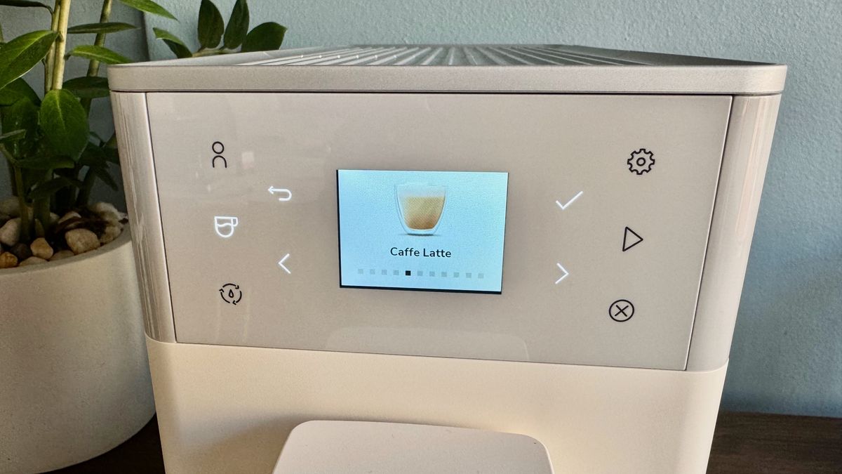 Coffee menu screen on KitchenAid KF3