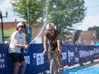 Karolina Migoń rides solo across the line in Emporia for 2025 Unbound Gravel 200 victory
