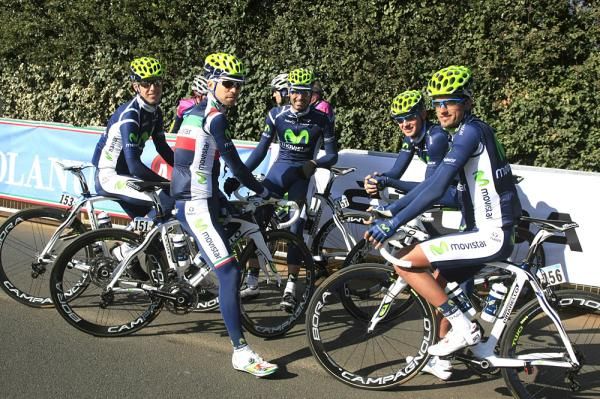 The Movistar team has a pre-race conference