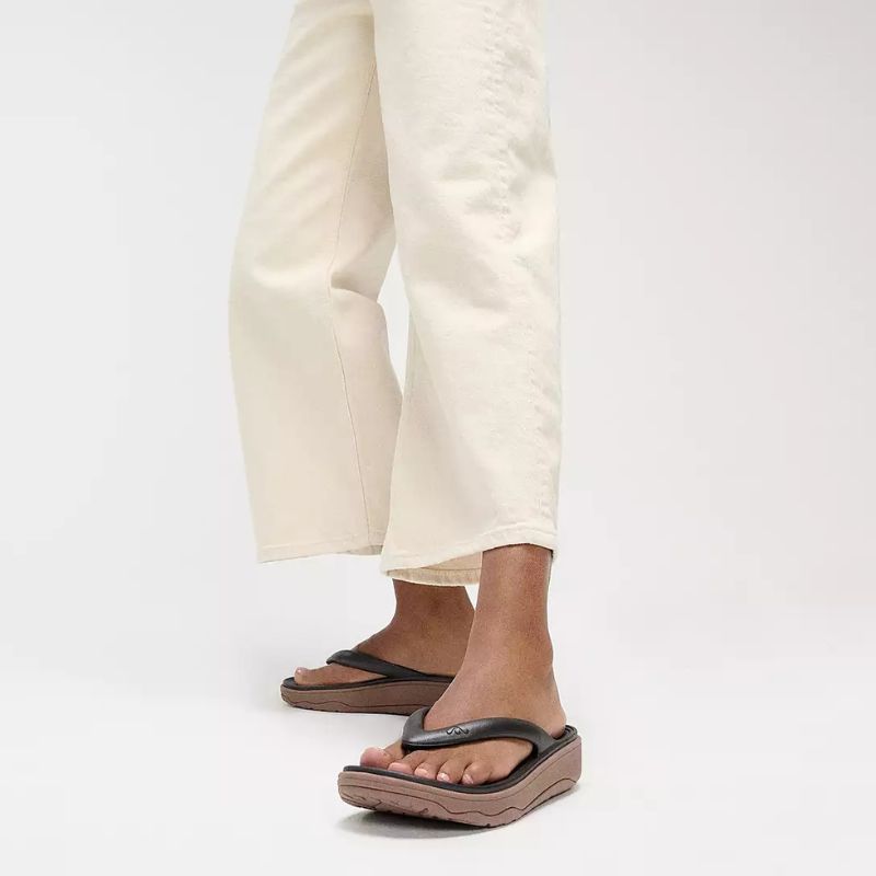 RELIEFF Metallic Recovery Toe-Thongs Sandals on model
