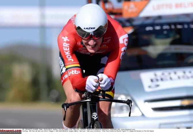 Jurgen van den Broeck (Lotto-Belisol) out on course