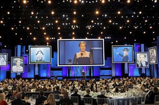 Julie Andrews was honored by former cast members, including Anne Hathaway and Dick van Dyke