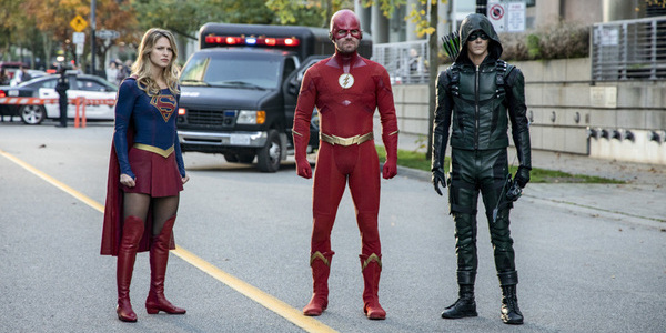 arrow-verse elseworlds crossover supergirl the flash green arrow the cw