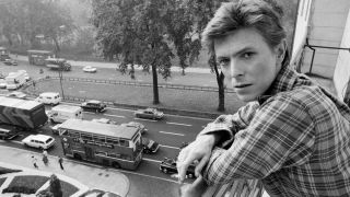 David Bowie on the balcony of London’s Dorchester Hotel