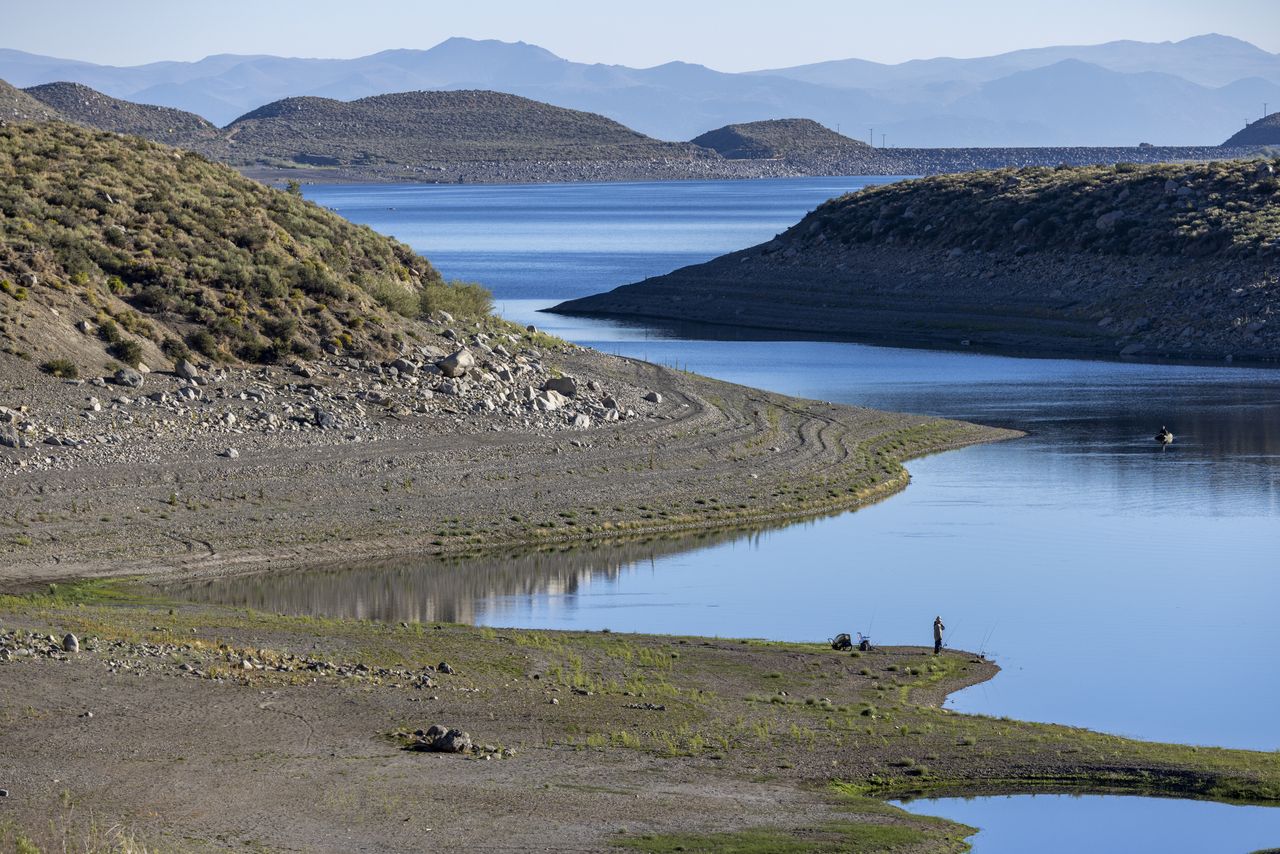 Low water levels at Grant Lake, California